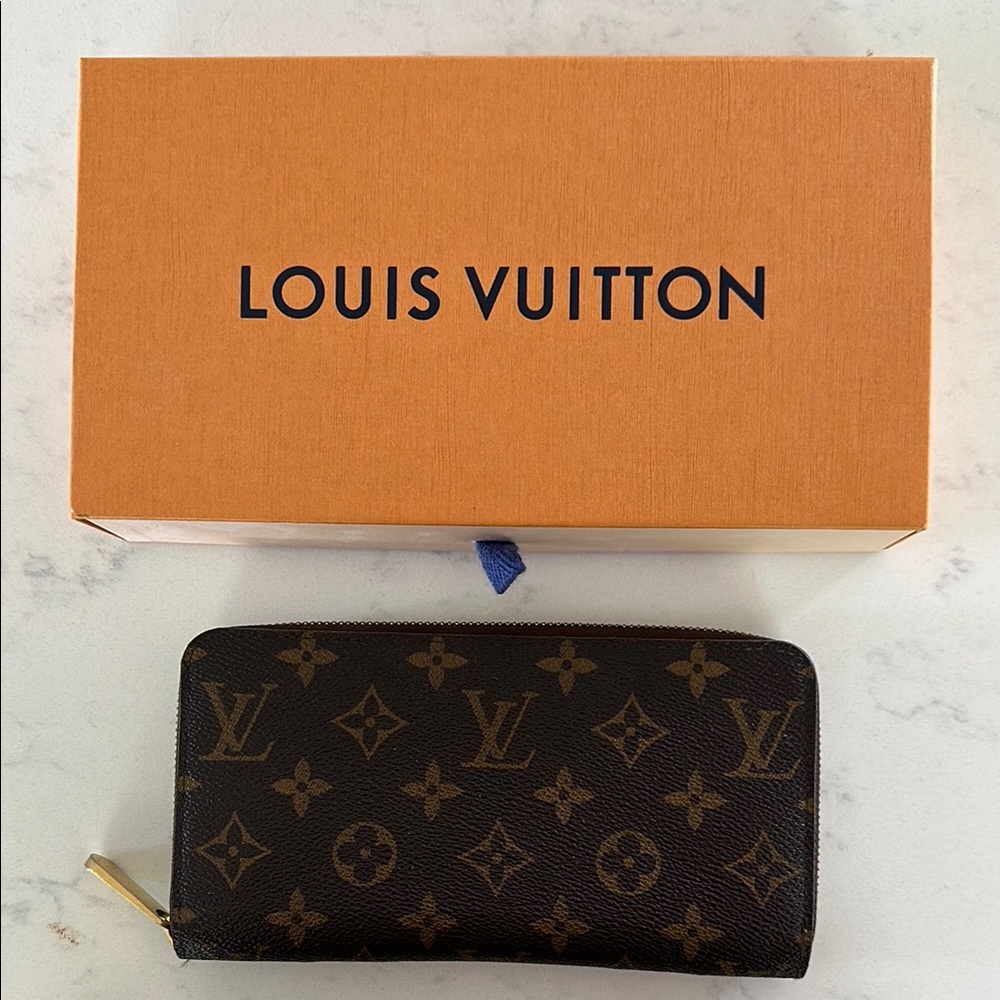 Louis Vuitton Brown Zip around wallet